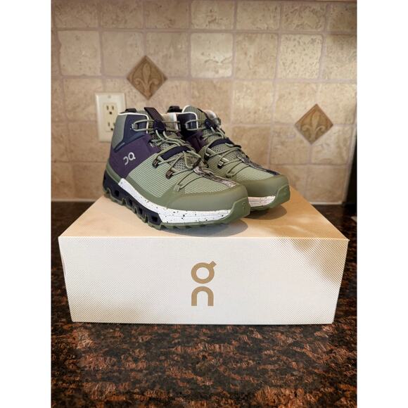 On Cloud Shoes - On Cloud Cloudtrax "Midnight/Glacier" Shoes Sz 7W/5.5M Brand New